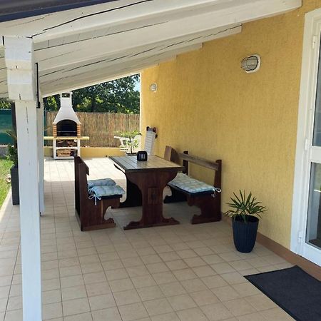 Holiday Home Rosa Gedici Екстер'єр фото